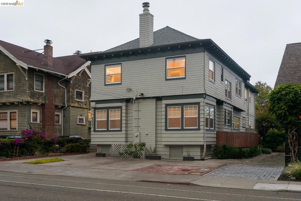 357 Alcatraz Ave AVE