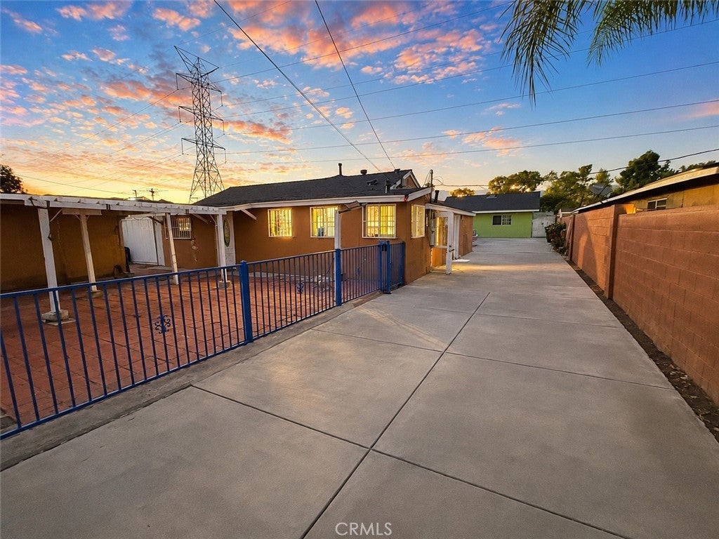 16845 E Newburgh