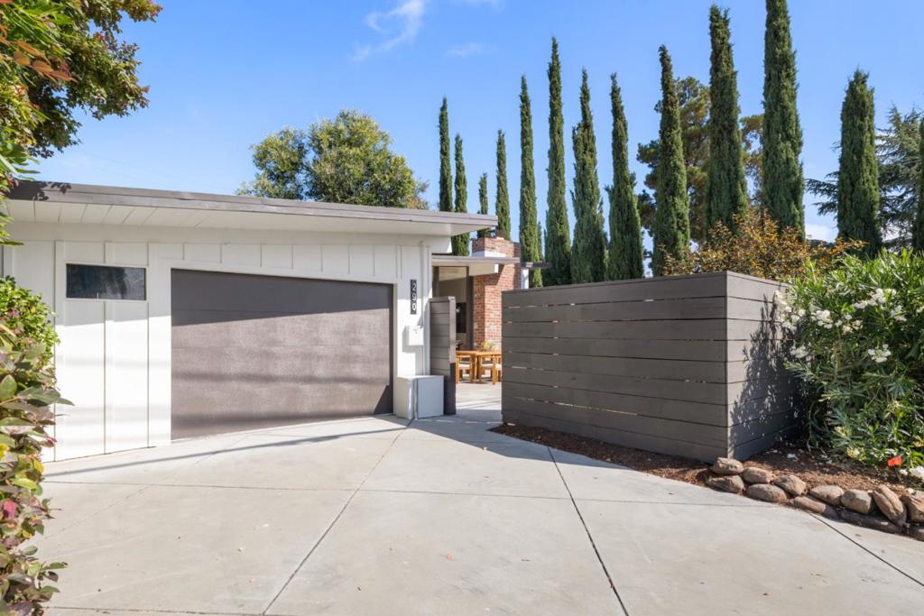 290 W Charleston Road
