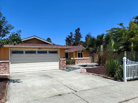 Photo of 2631 Lombard Ave, San Jose, CA 95116 (MLS # ML82045196)