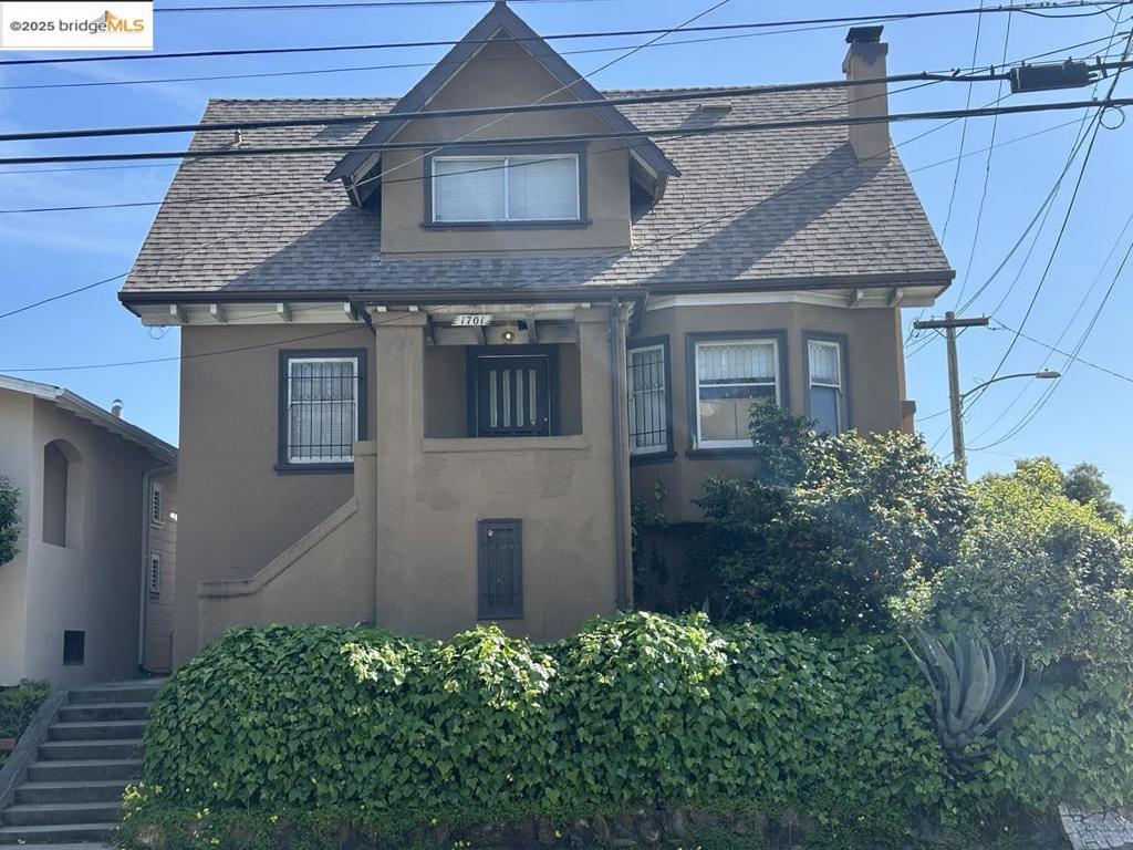 2 houses on 1 lot with lot split potential. 1701 Front house 3/1 needs updating. 1703 Rear house 3/1.5 is mostly updated (kitchen, baths, refinished floors, some windows). Little side street is private property and lot line extends to middle of street. Both roofs done in last 6 years.