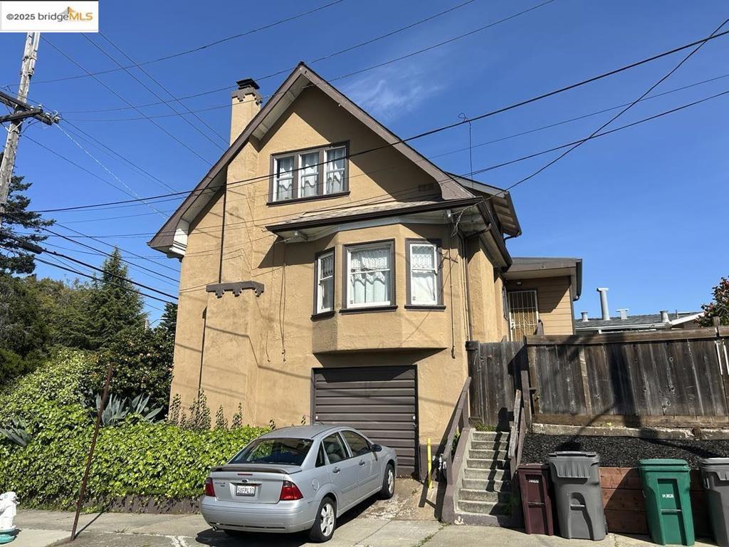 1701 MacArthur Blvd