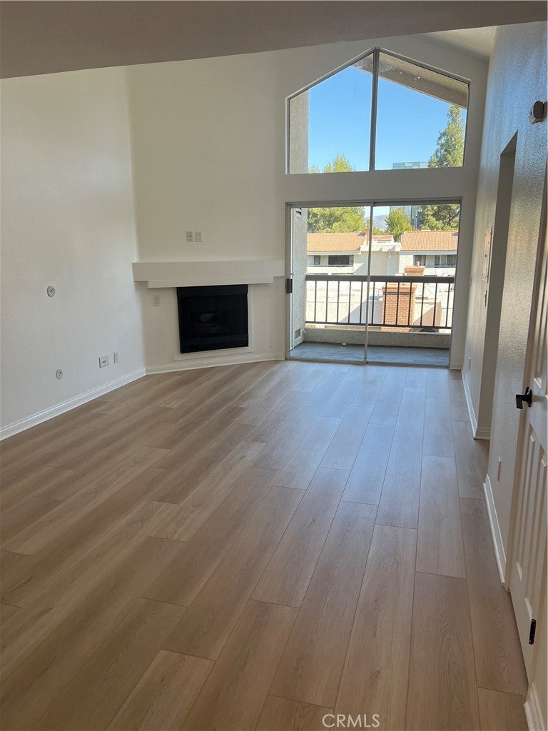 5550 Owensmouth #317