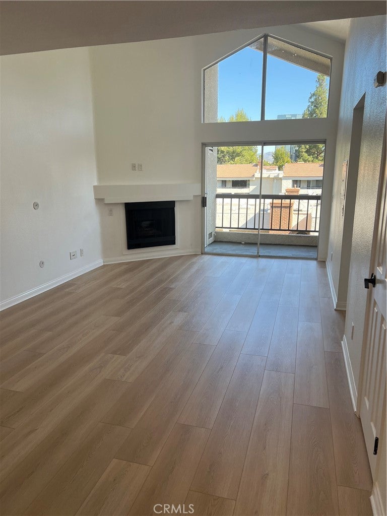 5550 Owensmouth #317