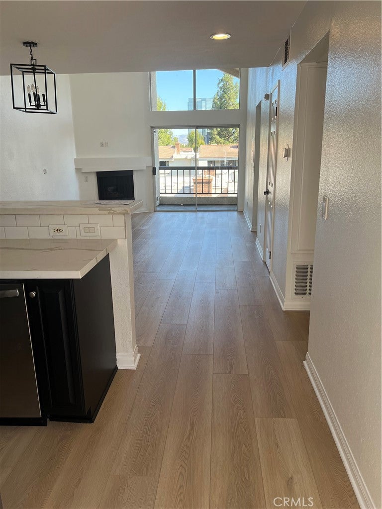 5550 Owensmouth #317