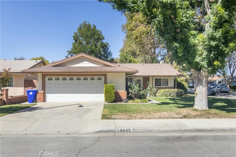 Photo of 24403 Lisa Kelton Place, Newhall, CA 91321 (MLS # SR26232546)