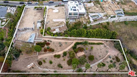 Photo of 955 Enchanted Way, Pacific Palisades, CA 90272 (MLS # 26832571)