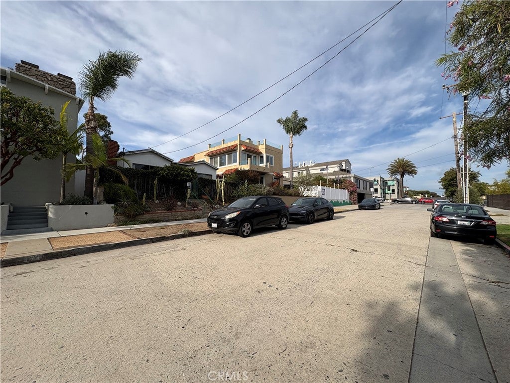 735 Longfellow Avenue