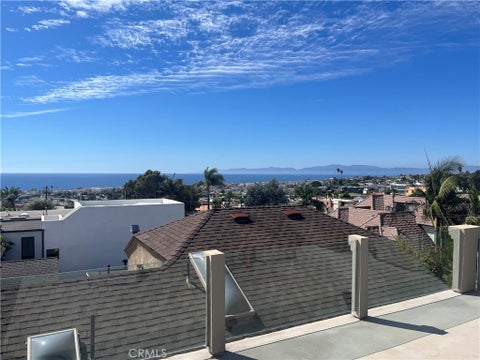 Photo of 735 Longfellow Avenue, Hermosa Beach, CA 90254 (MLS # SB26193732)