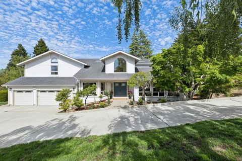 Photo of 10 Salmark Court, Hillsborough, CA 94010 (MLS # ML82042651)