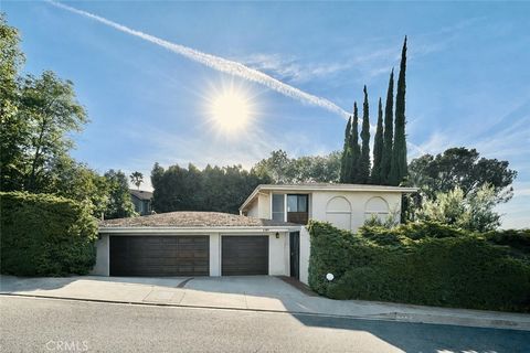 Photo of 4709 Dunman Ave, Woodland Hills, CA 91364 (MLS # PW26067347)