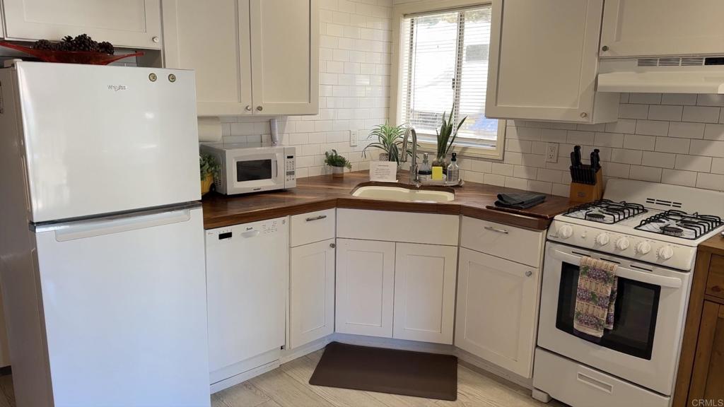 220 Mountain View Bl