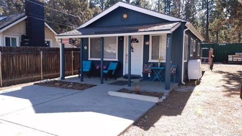 Photo of 220 Mountain View Bl Blvd, Big Bear City, CA 92314 (MLS # PTP2603139)