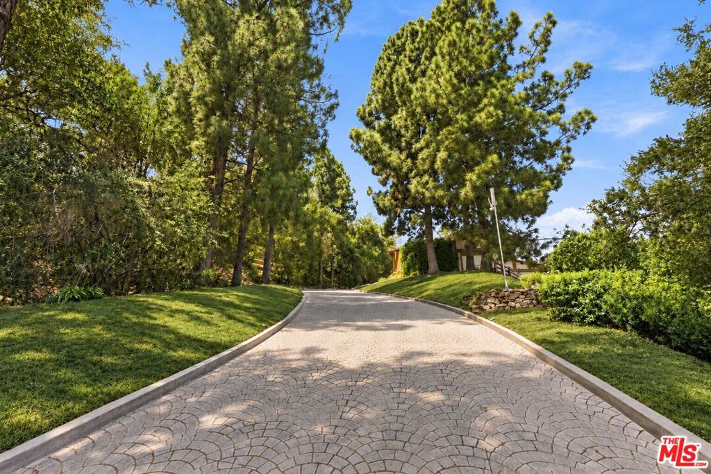 12003 Briarvale Lane, Los Angeles CA 91604