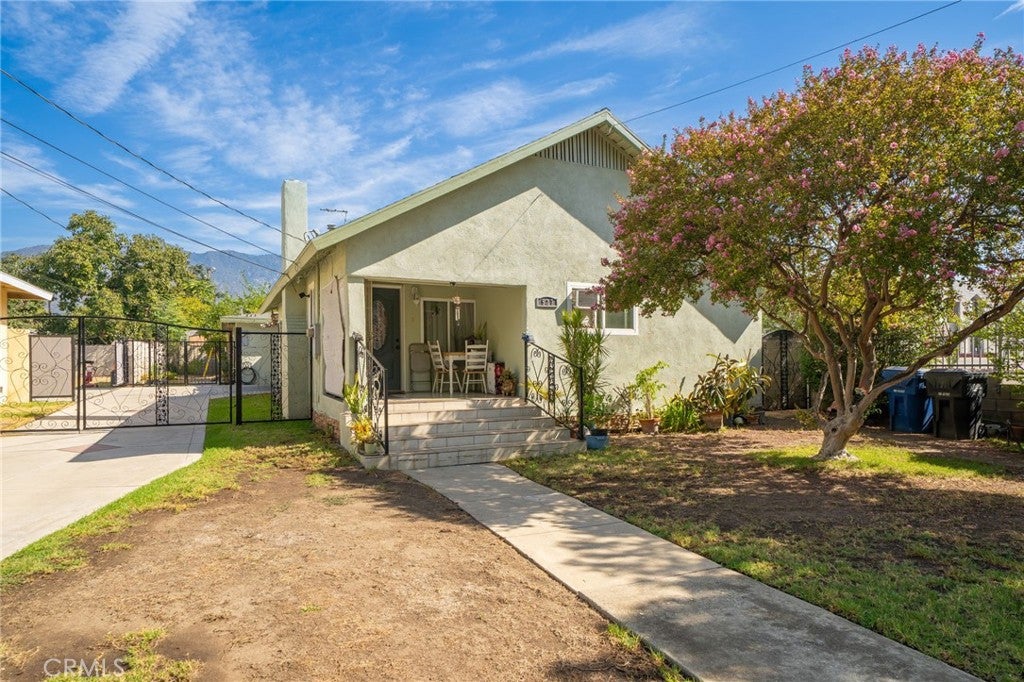 527 E Maple