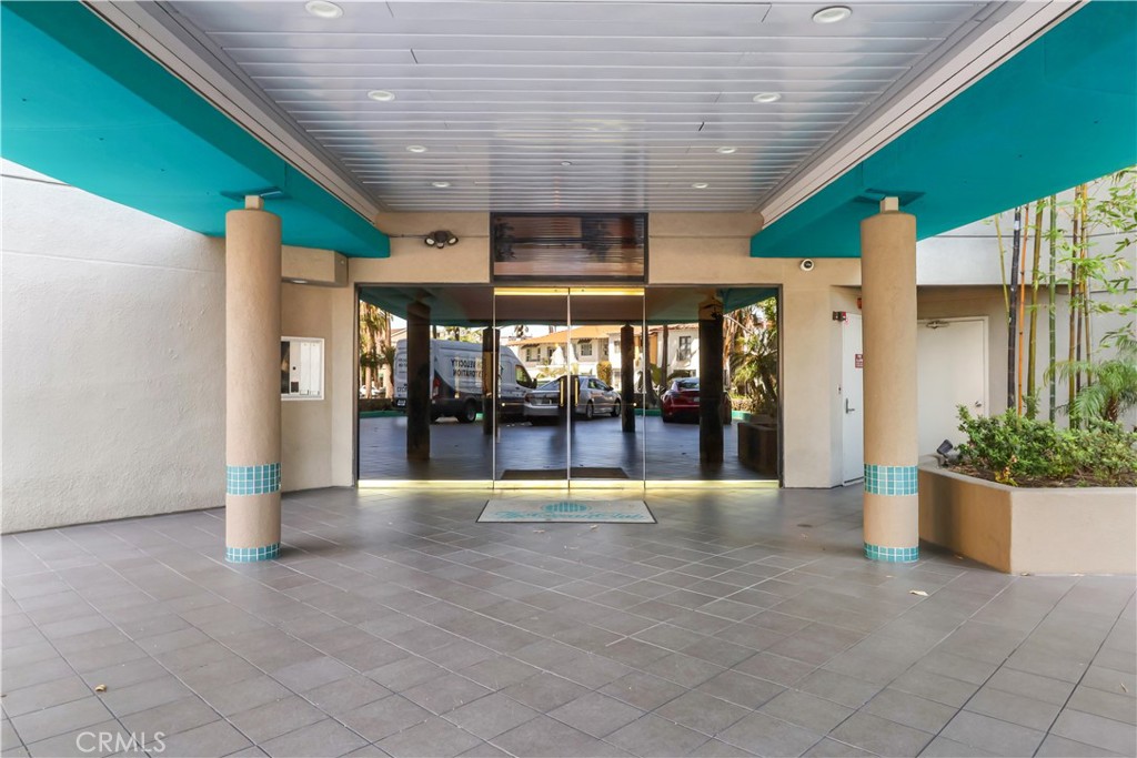 1310 E Ocean Boulevard 101