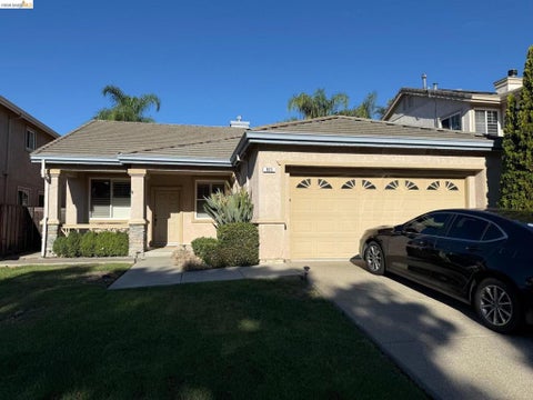 Photo of 923 BLOSSOM DRIVE DR, Brentwood, CA 94513 (MLS # 41148297)