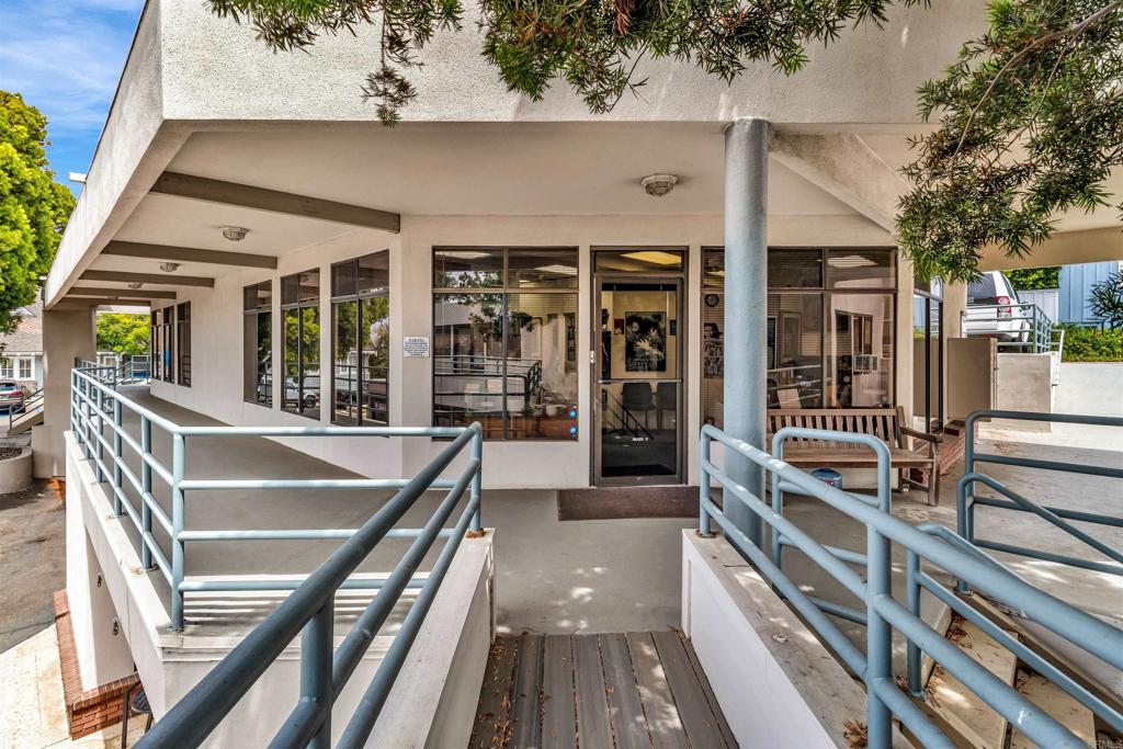 1237 Camino Del Mar