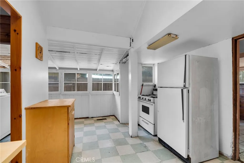 Sierra Madre, California 91024, United States, 2 Bedrooms Bedrooms, ,2 BathroomsBathrooms,Residential,Active,170697