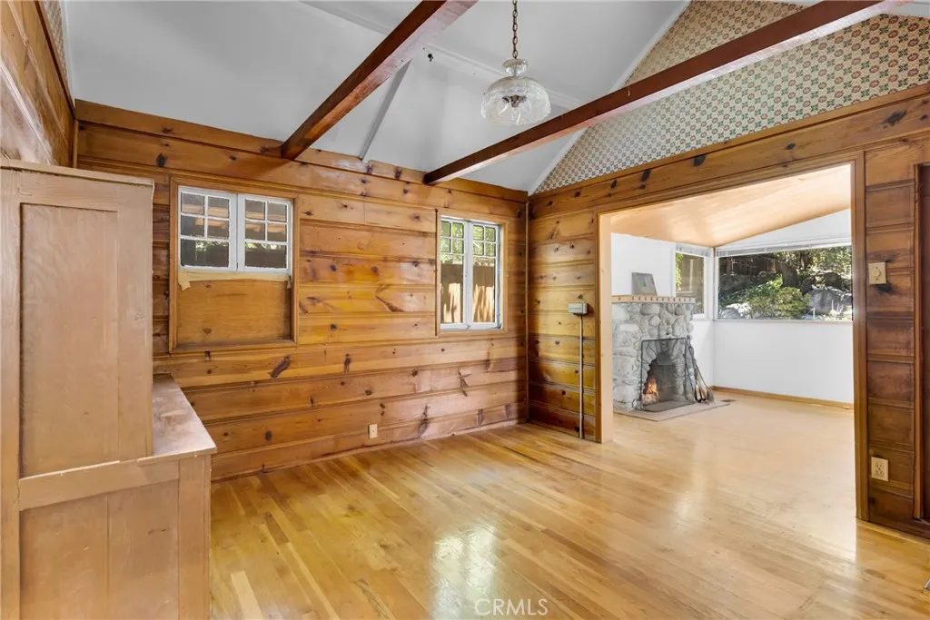 Sierra Madre, California 91024, United States, 2 Bedrooms Bedrooms, ,2 BathroomsBathrooms,Residential,Active,170697