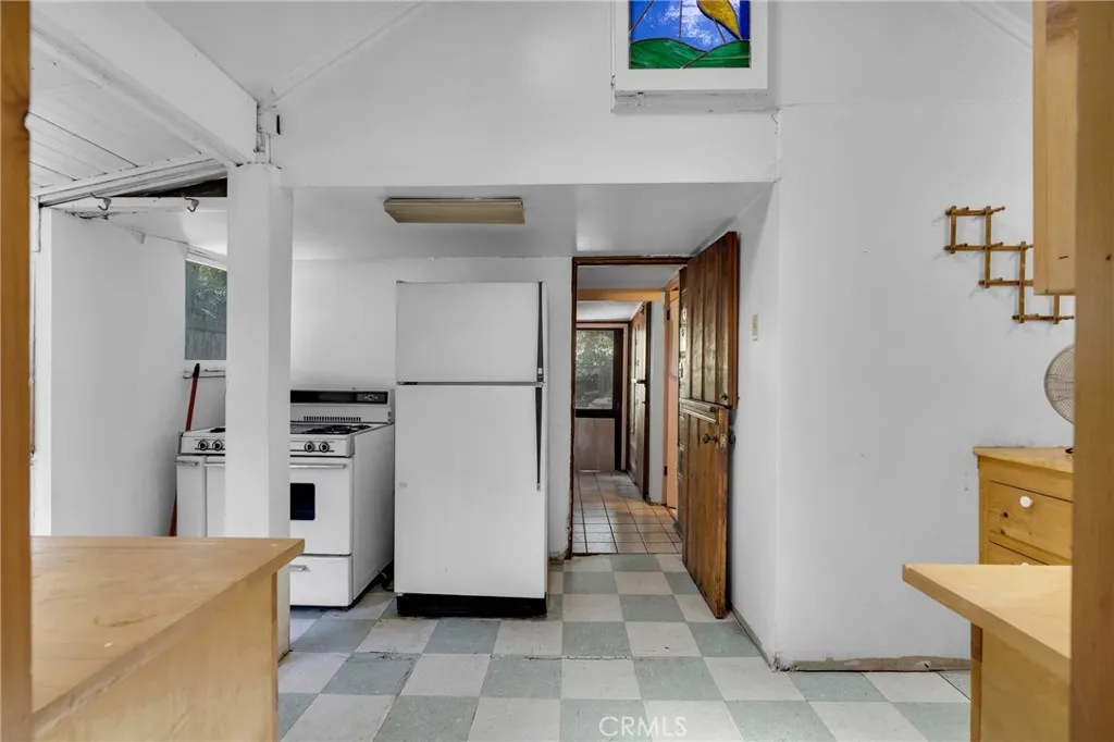 Sierra Madre, California 91024, United States, 2 Bedrooms Bedrooms, ,2 BathroomsBathrooms,Residential,Active,170697