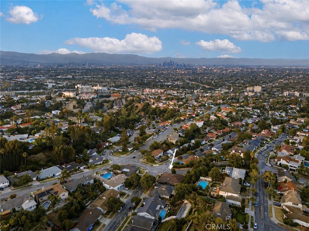 4715 Presidio