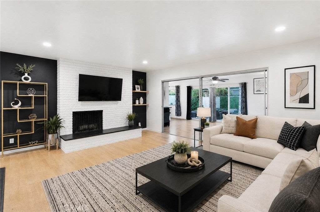 4715 Presidio DR