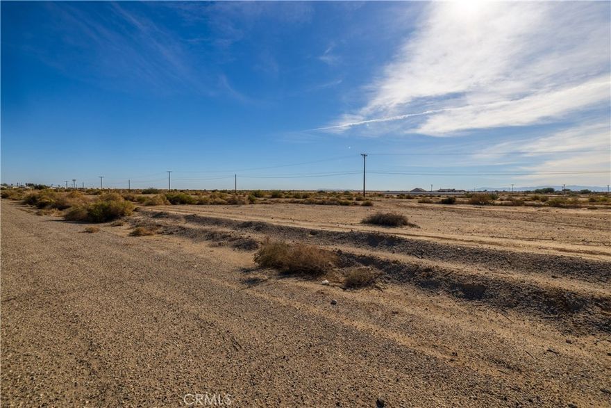 Golden opportunity! A great residential lot in Thermal (Salton Sea area) near the seafront. The rectangular lot is 7,566 sqft. This area is in high demand for building your own home or buying and holding for the potential Lithium investment.