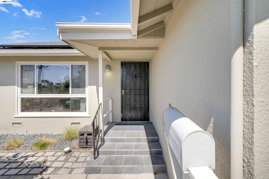 2518 Tara Hills Dr