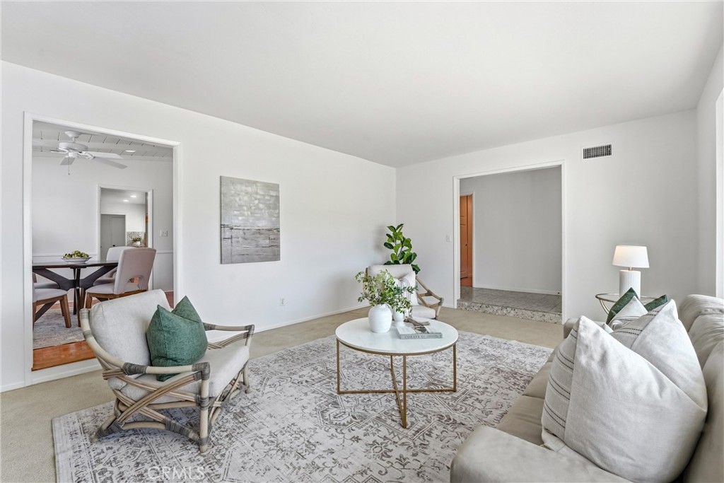 759 S Rosalind