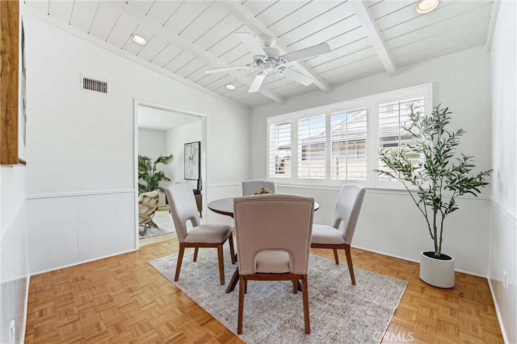 759 S Rosalind