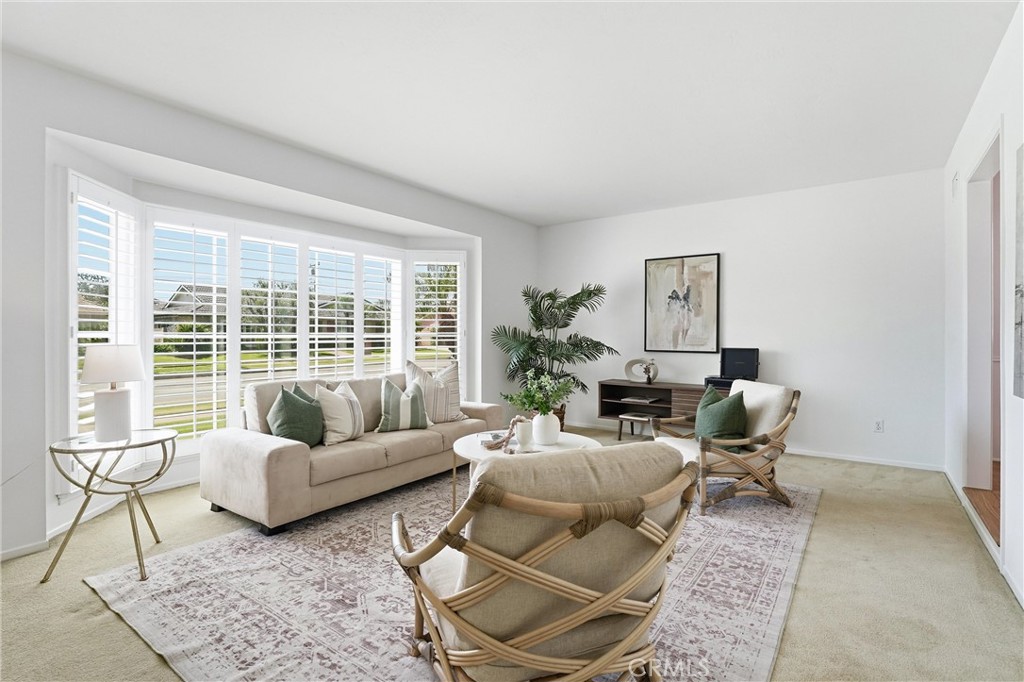 759 S Rosalind