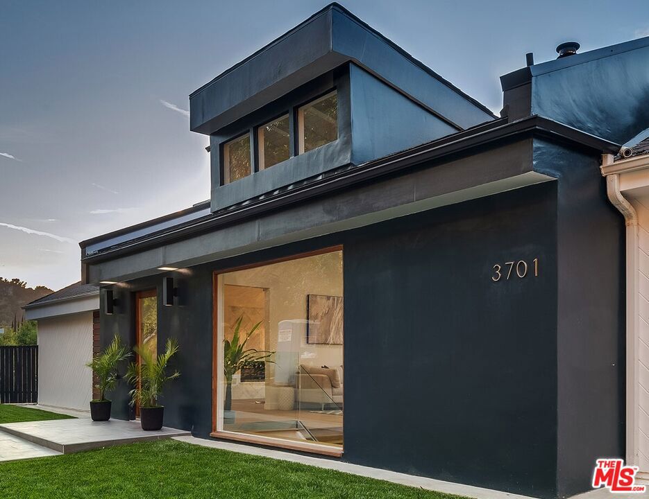 3701 Multiview Drive