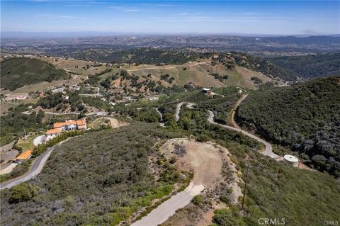 Tiny photo for 14105 County Kerry Lane, Atascadero, CA 93422 (MLS # NS25226700)