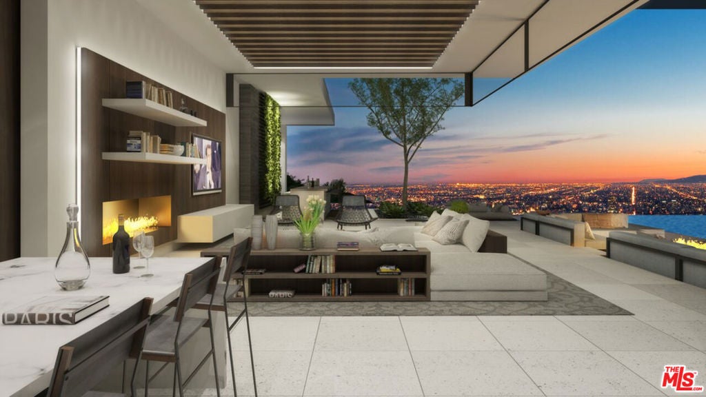 2275 Sunset Plaza