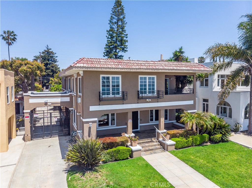 2747 E Ocean Boulevard