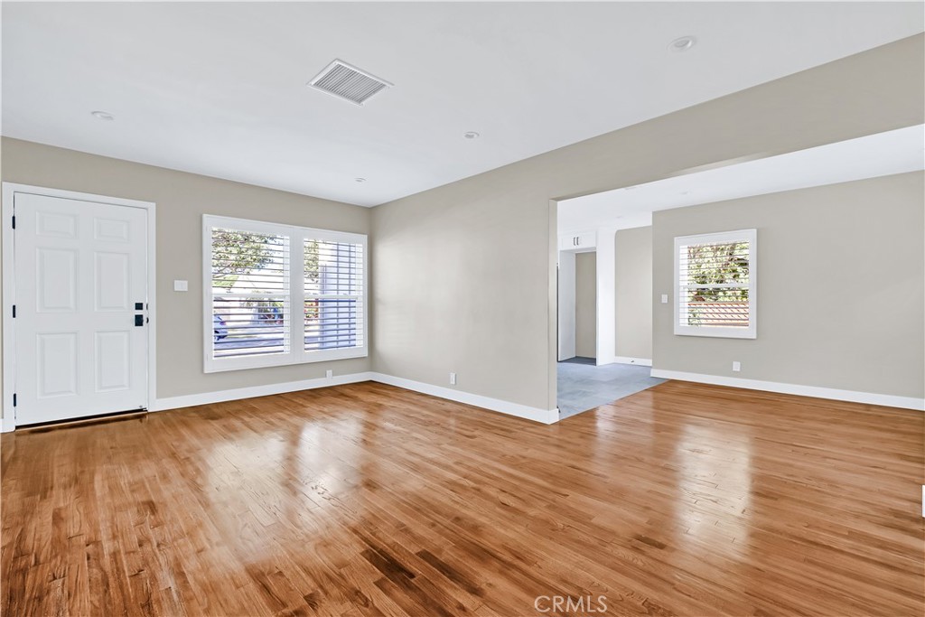5602 Verdura Ave