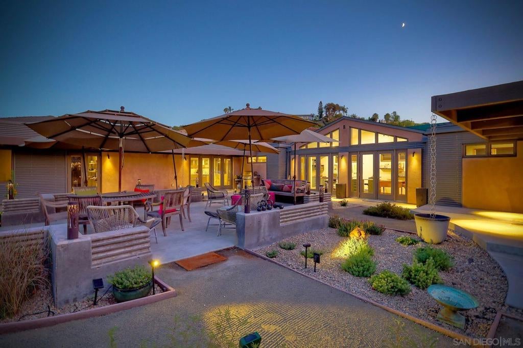 3838 Bonita View