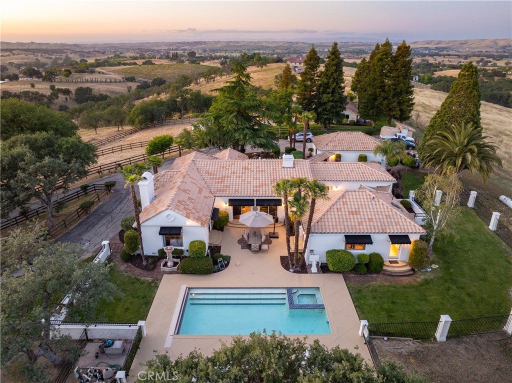 6275 Twin Canyon