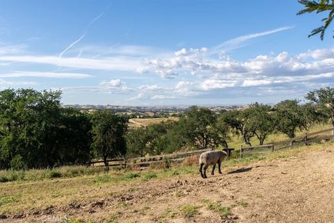 Tiny photo for 6275 Twin Canyon Ln, Creston, CA 93432 (MLS # NS26063931)