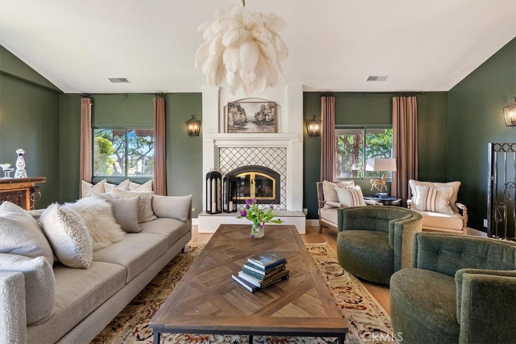 6275 Twin Canyon