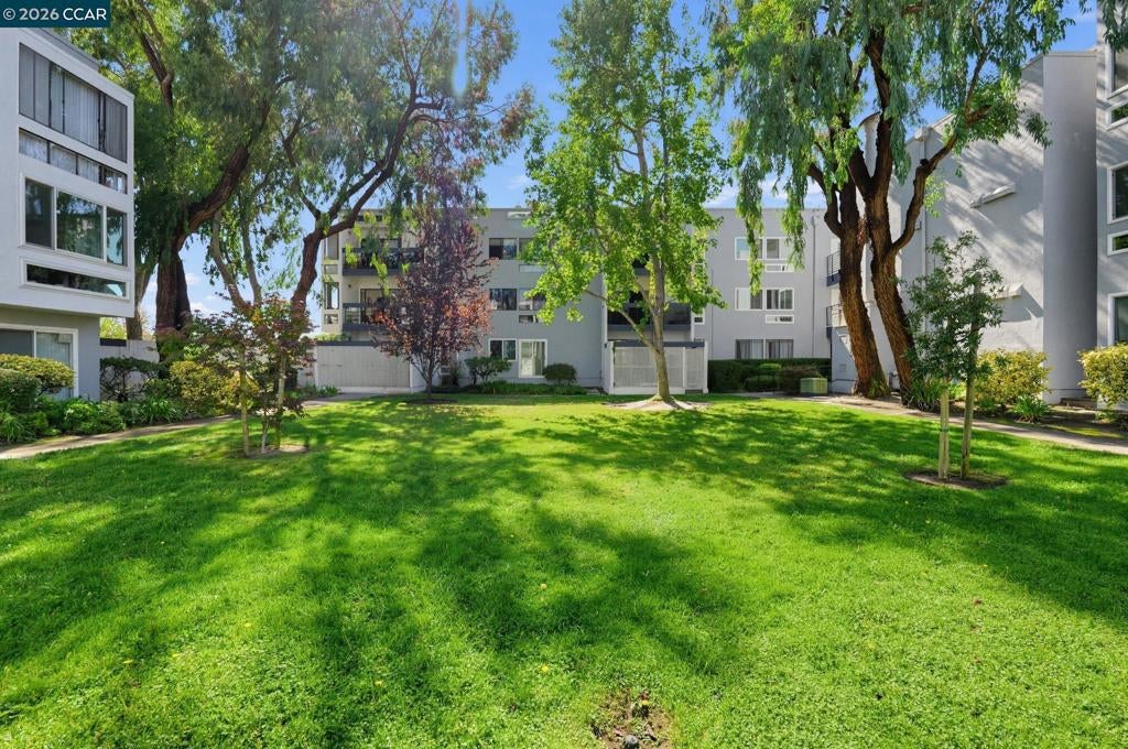 1091 Shell Blvd 5