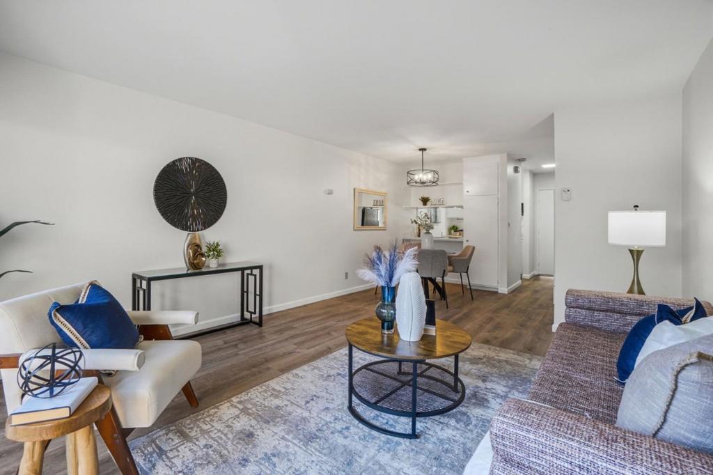 1411 Creekside Drive 2