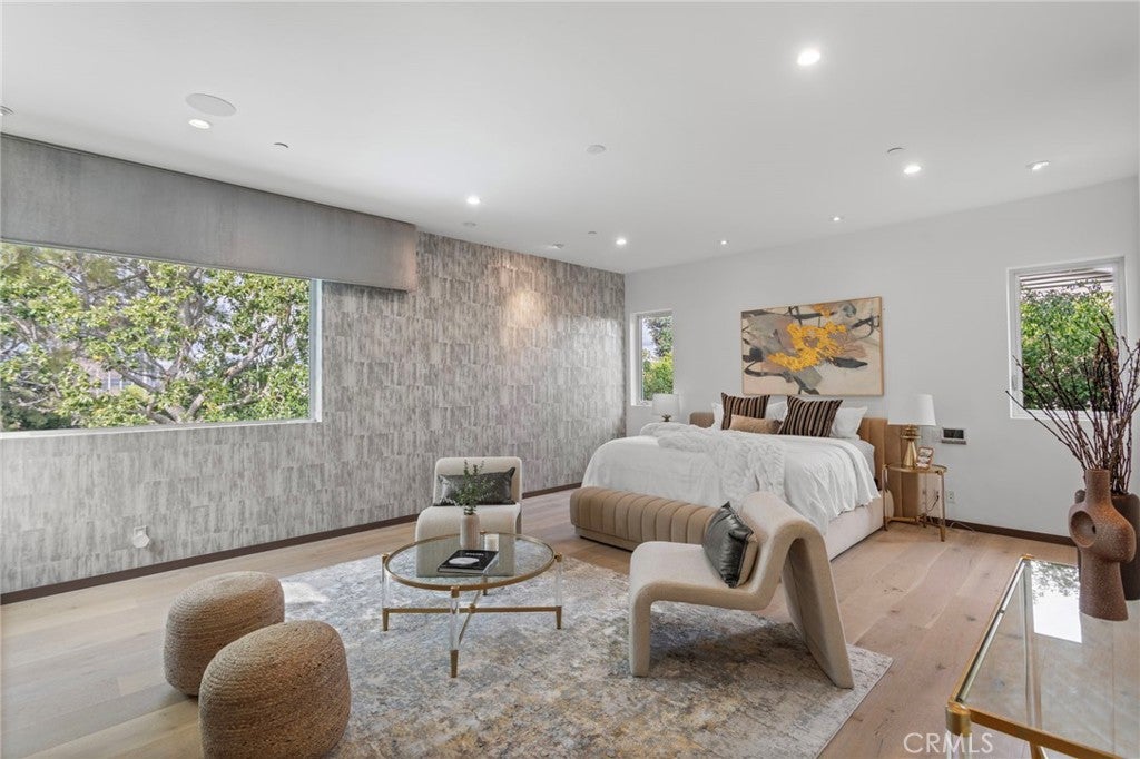 Photo of 15641 Meadowgate, Encino, CA 91436 (MLS # SR26032517)