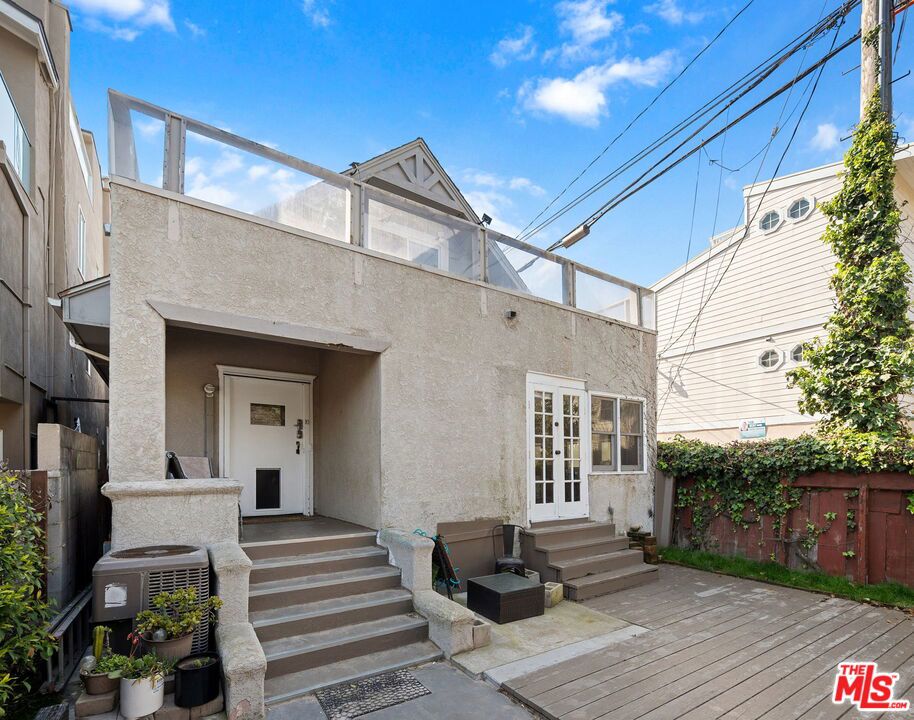 10 30th Avenue