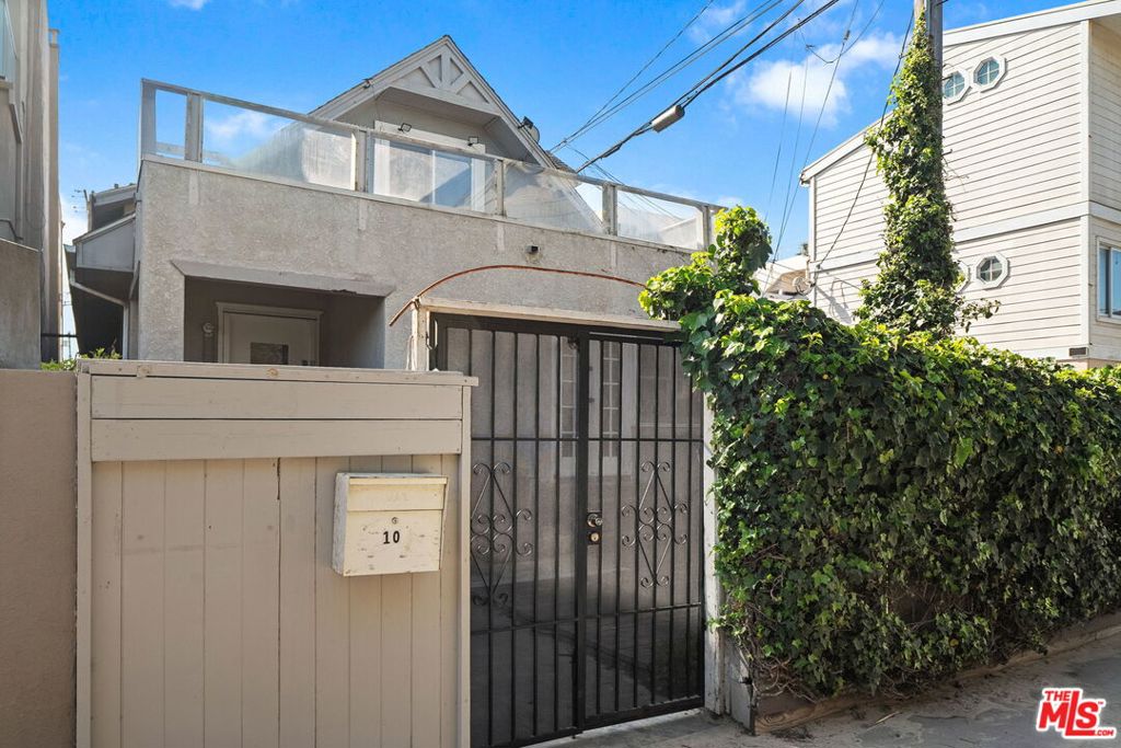 10 30th Avenue