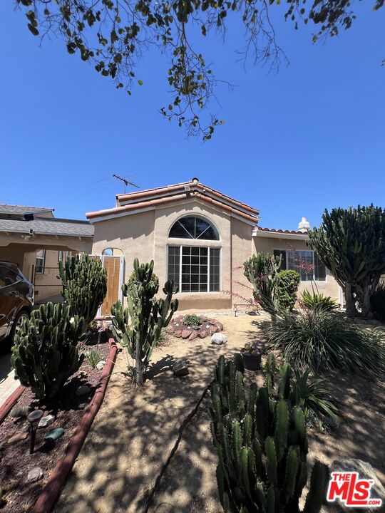 1271 W 81st Street, Los Angeles CA 90044
