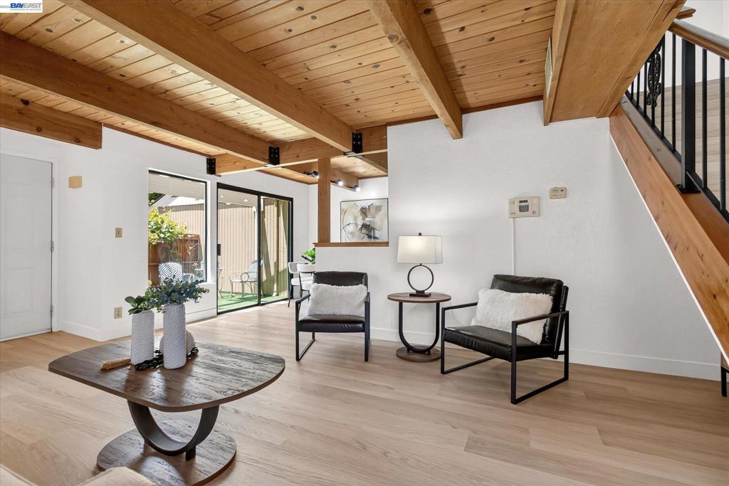 112 Mission Dr