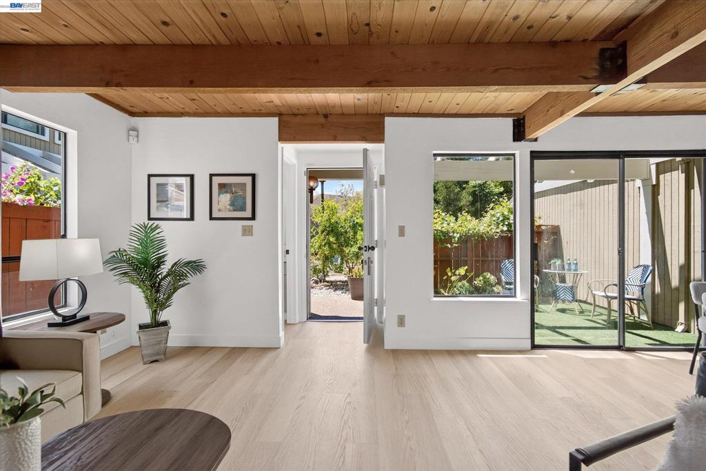 112 Mission Dr