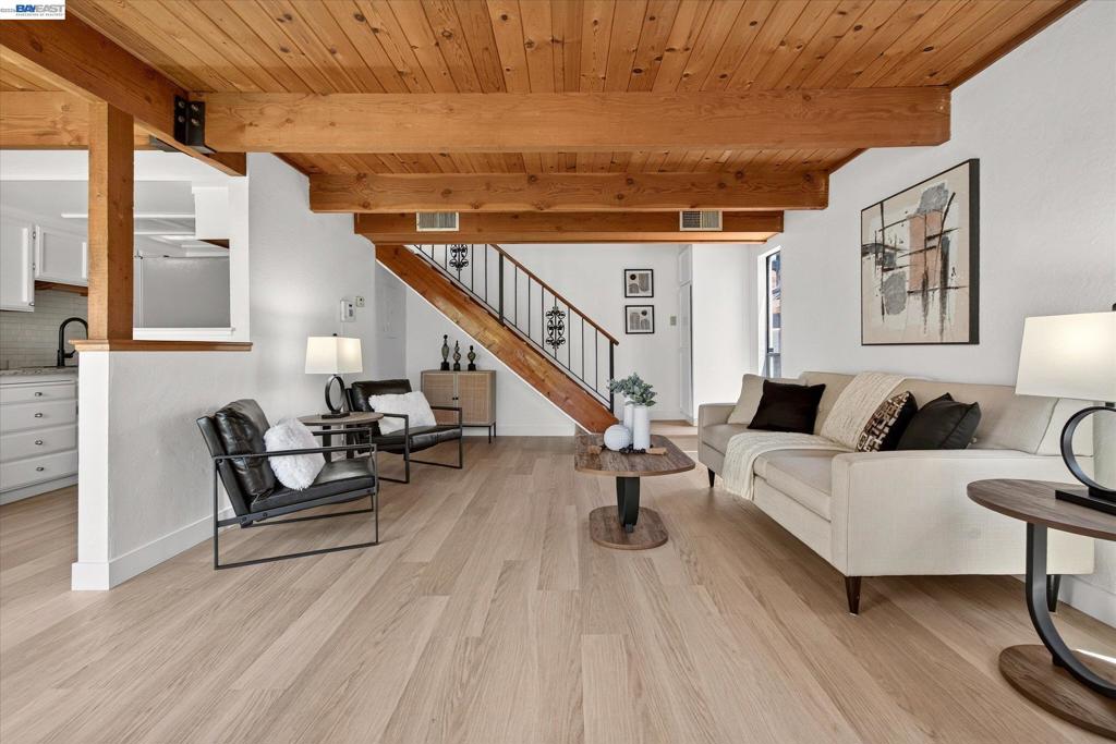 112 Mission Dr